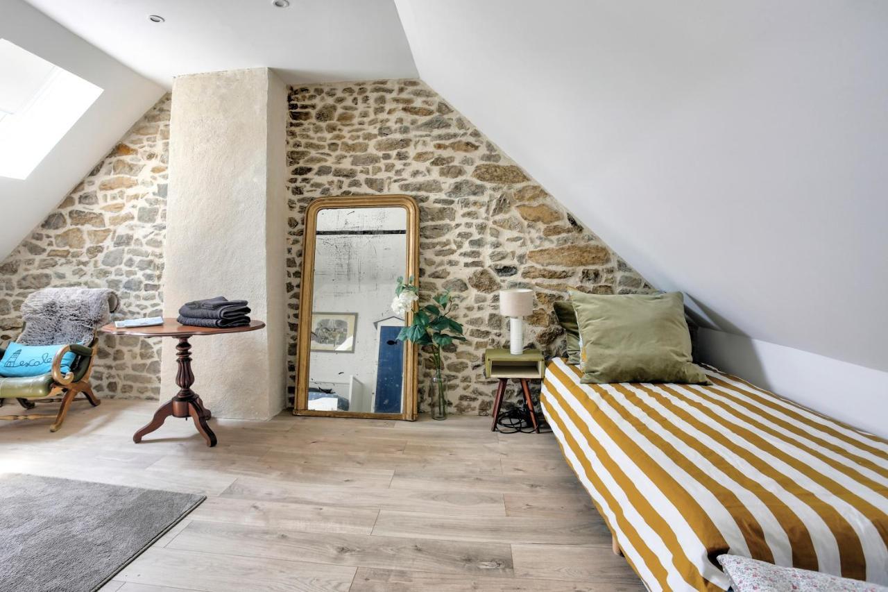 La Quinardais - Charmante Maison Avec Terrasse Saint-Samson-sur-Rance Exteriör bild